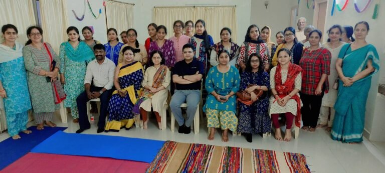 Group photo of participants and organizers at the Chronic Pain Management Awareness session hosted by Pain Free Odisha, Niramay, and Feminine Fusion.